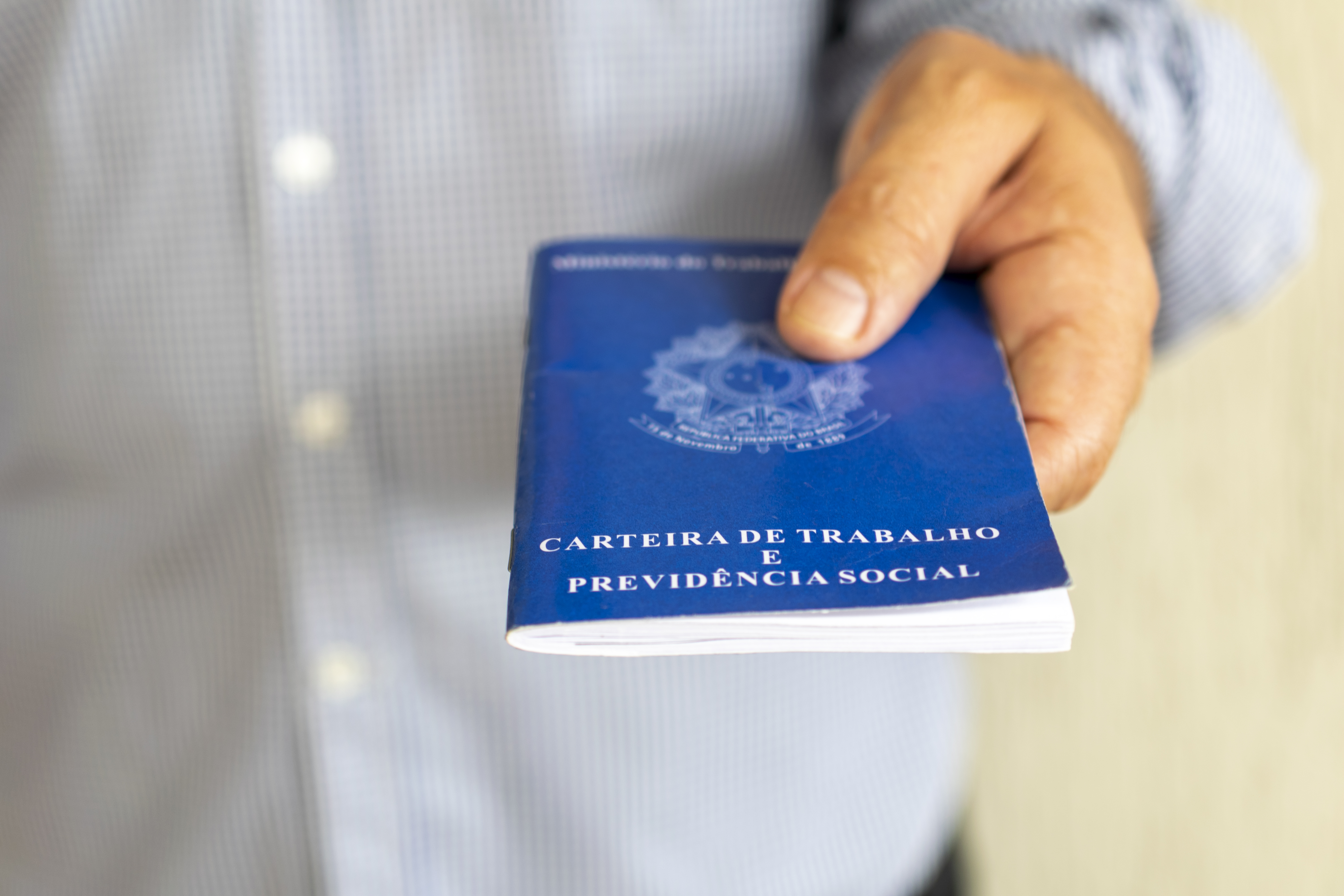 Mais da metade dos autônomos quer voltar ao CLT, aponta pesquisa nacional.