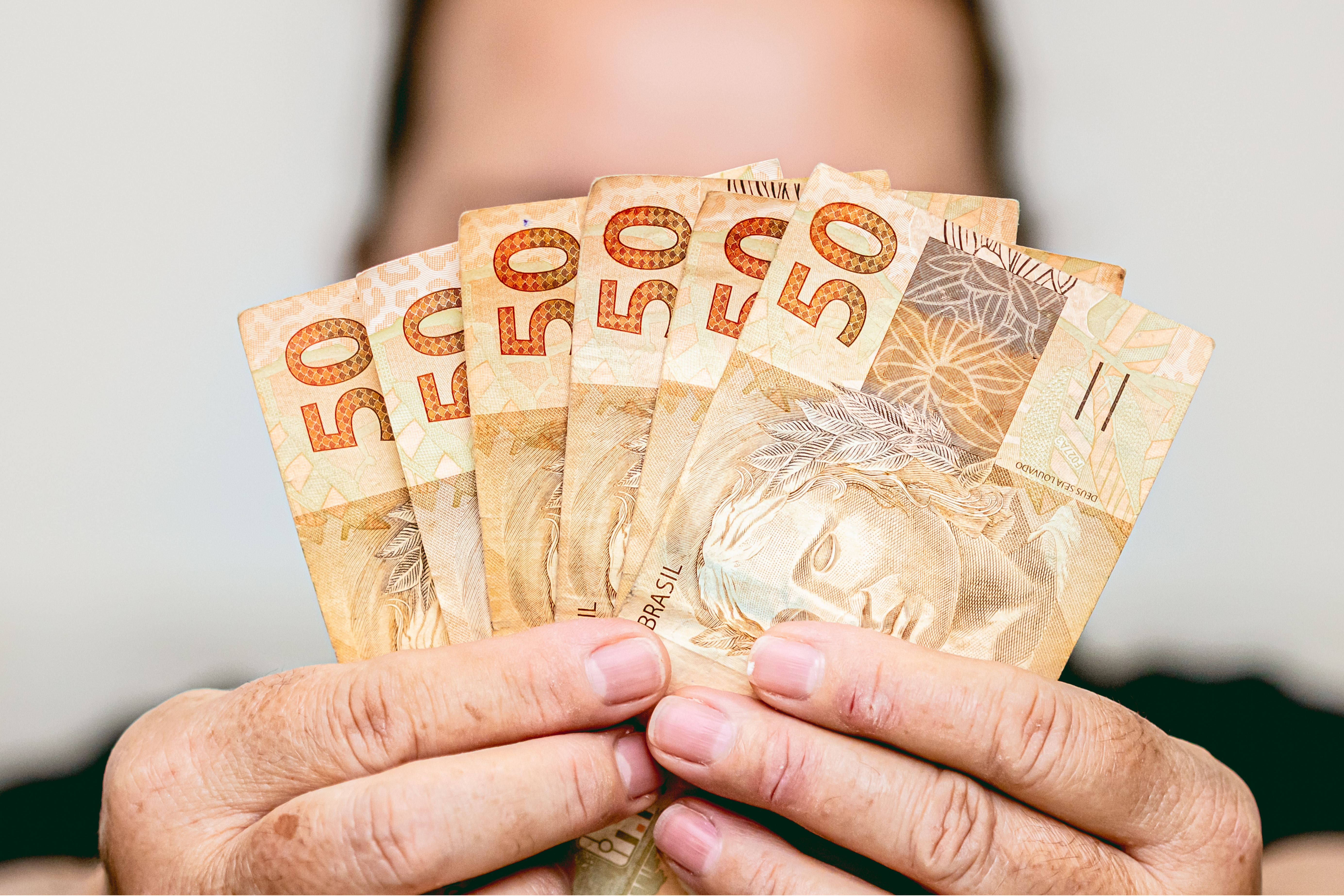 Governo libera R$ 4,6 bi de saldos retidos do FGTS para trabalhadores demitidos que optaram pelo saque-aniversário